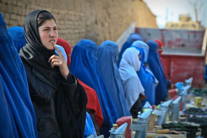 «Талібан» закликав жінок не виходити на вулицю «з міркувань безпеки»