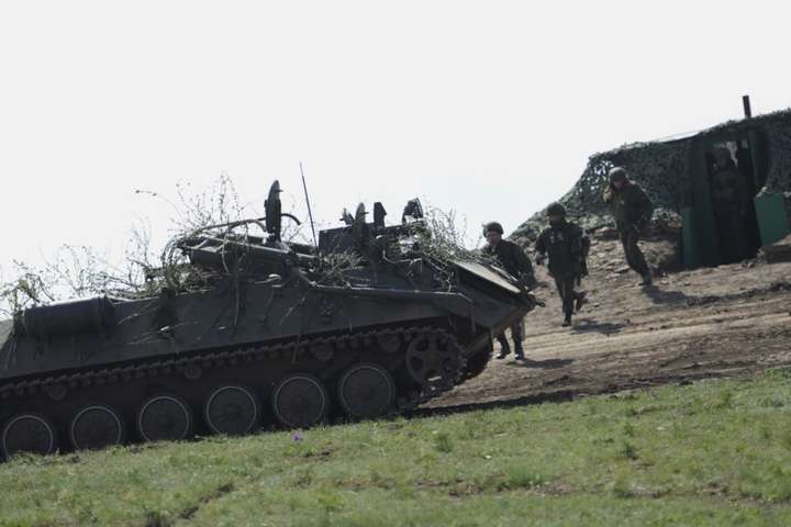 Окупанти влаштували інтенсивні навчання бойовиків на Донбасі