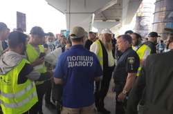 В Україну прибувають хасиди: у «Борисполі» чергує понад сотня правоохоронців