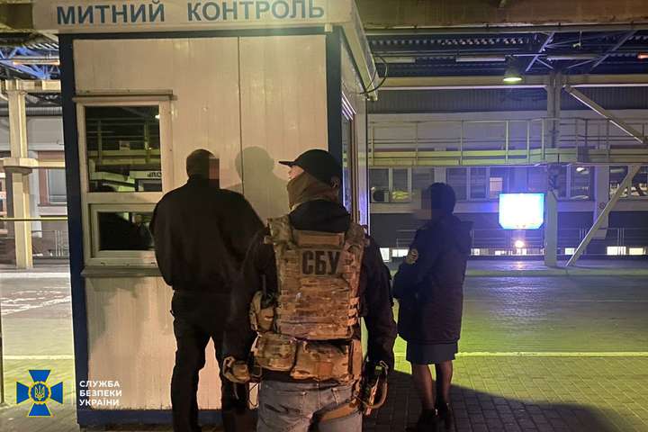 На Львівській митниці СБУ викрила корупційну схему на мільйони