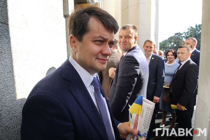 Голова партії «Слуга народу» прокоментував інформацію про відставку Разумкова