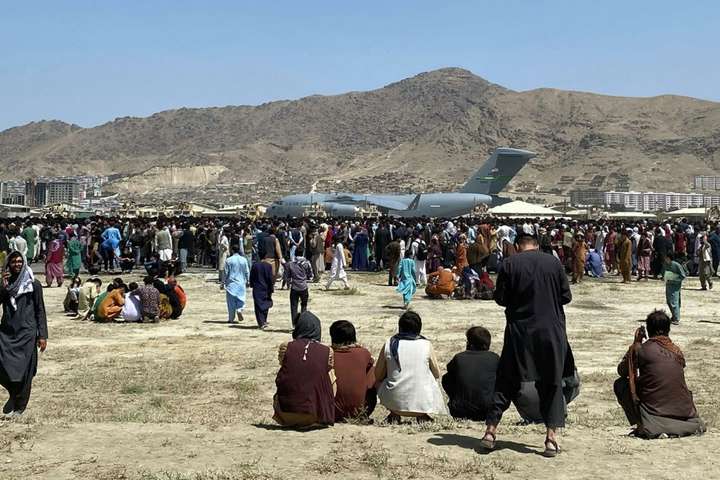 Таліби закликали авіакомпанії відновити рейси до Афганістану 