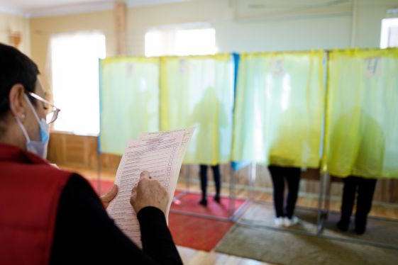 Вибори мера: у Харкові на одній із дільниць зупинили голосування