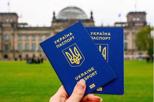 У МЗС розповіли, що чекає на українців після виключення із «зеленого списку» ЄС