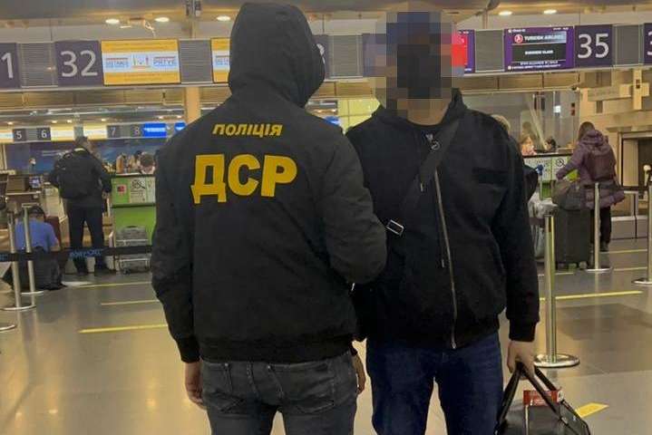Поліція депортувала кримінального авторитета із санкційного списку РНБО