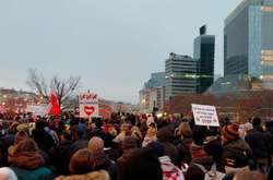 У Відні більше 40 тисяч людей вийшли на протест проти вакцинації (фото, відео)