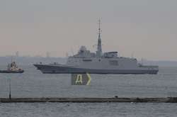 За даними ВМС Франції, фрегат має ракетне та артилерійське озброєння