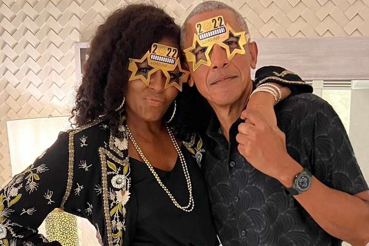 Барак Обама с женой сделали смешное новогоднее фото 
