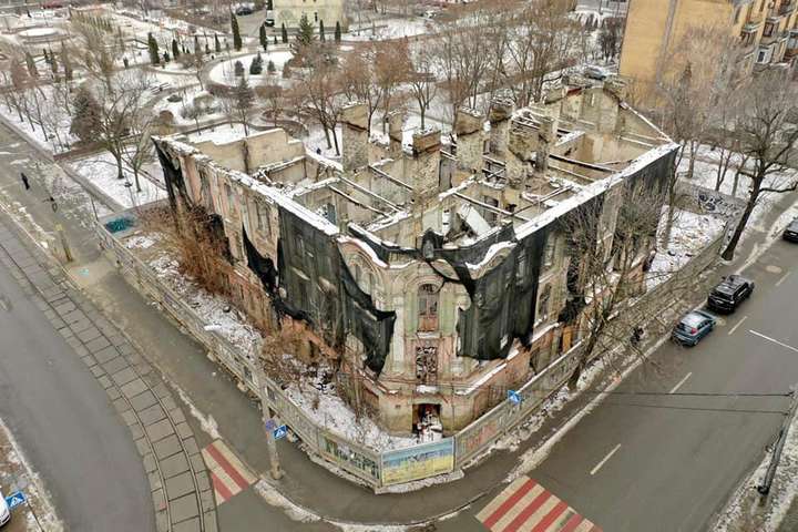 Приватний власник занедбав знаменитий будинок Вертипороха у Києві (фото) 