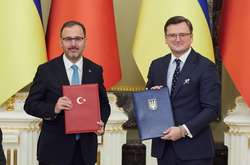  Україна і Туреччина підписали Угоду про зону вільної торгівлі після багатьох років переговорів 