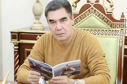 Президент Туркменістану вирішив передати владу молодим керівникам