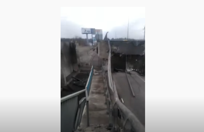 Під Києвом зруйнований міст по Житомирській трасі (відео)