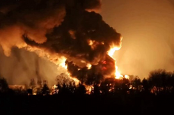 Працівники врятували із палаючої нафтобази у Василькові вагони з пальним (відео)