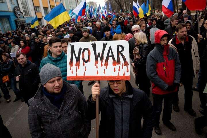 Росія планує ввести воєнний стан, щоб придушити протести 