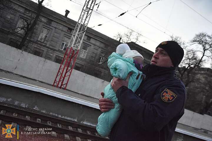 З Одеси евакуйовано дітей та людей з інвалідністю (фото)