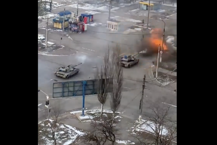 У Маріуполі знищили ще чотири танки та техніку окупанта, – Азов 
