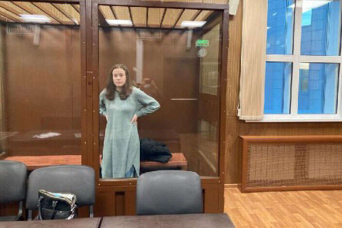 Російська студентка сідає в тюрму, виступила проти війни в Україні