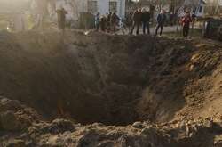 Ворожий снаряд залишив у мирному чернігівському селі п'ятиметрову воронку (фото)