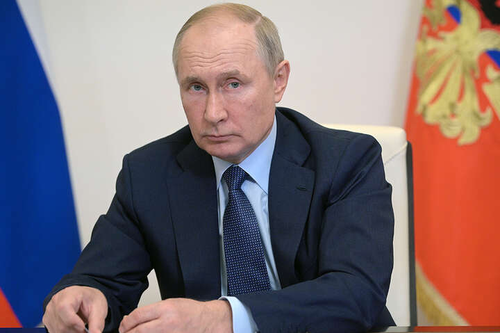 The Guardian аргументовано показала, як Путін пошив себе і Росію у дурні