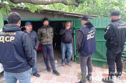 Поліція затримала ділків, які під Одесою «сплавляли» чоловіків за кордон