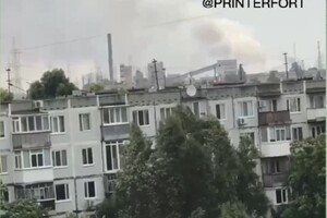 Окупанти знову обстріляли Запорізьку АЕС, над станцією – дим (відео) 