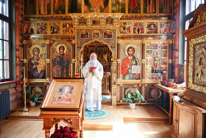 Патріарх Кирило, війна в Україні і пустота. Шокуючі фото з Москви