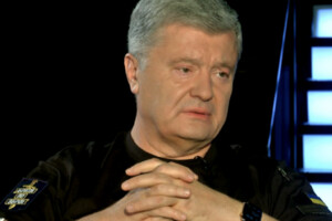 «Вони допомагали Януковичу». Порошенко розказав, хто у владі «глушить» українські телеканали
