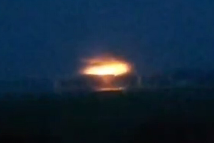 На Антонівському мосту знову прогримів потужний вибух (відео)