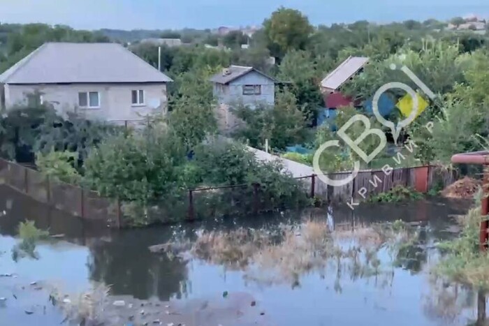 Загроза підтоплення будинків. Вода в річці Інгулець після удару піднялась на 2,5 м (відео)