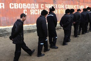 «Живими вони Росії непотрібні»: смертність зеків з ПВК «Вагнер» сягає 90%