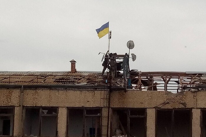 Воїни підняли український прапор над звільненою Миролюбівкою