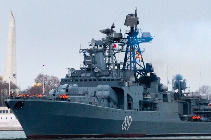 «Атака» беспилотников в Севастополе: оккупанты назвали поврежденные корабли