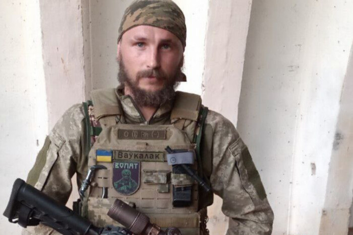 Рашисти поранили білоруського опозиціонера, який воював за Україну