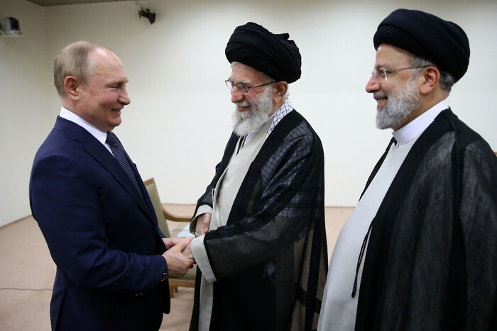 Иран должен бояться помогать России