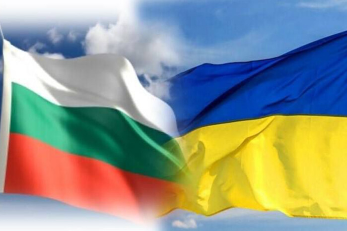 Болгарія задіє десяток літаків для передачі військової допомоги Україні