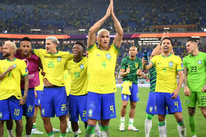 Зірки збірної Бразилії яскраво підтримали Пеле після матчу в Катарі (фото)