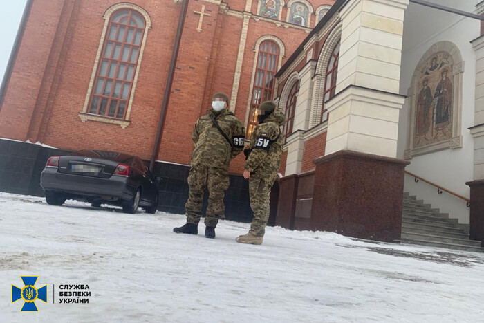 СБУ прийшла з обшуками у собор Московського патріархату в Борисполі (фото) 