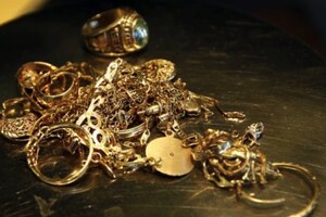Українки намагалися незаконно перевезти з Туреччини 12 кг золота