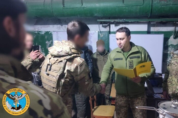Буданов відвідав передові позиції ЗСУ в Бахмуті (фото)