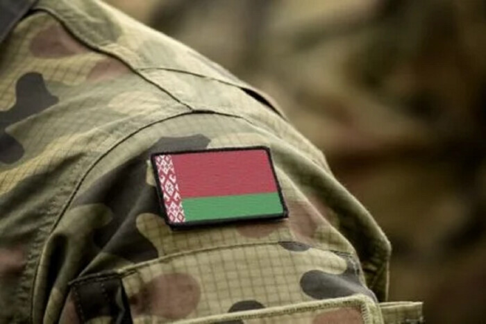 Білоруські військкомати кличуть чоловіків для «уточнення даних» – RND