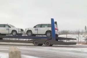 Окупанти вкрали автомобіль ОБСЄ на Донбасі. Організація відреагувала (відео)