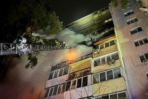 Під Києвом сталася масштабна пожежа у багатоповерхівці (фото, відео)