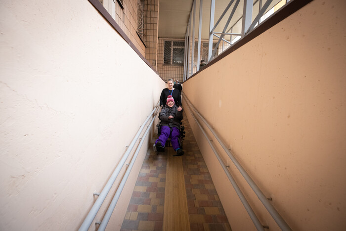 У Дніпровському районі облаштували сучасне укриття для осіб з інвалідністю