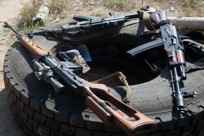 Влада Дніпропетровщини закликає цивільних негайно здати зброю