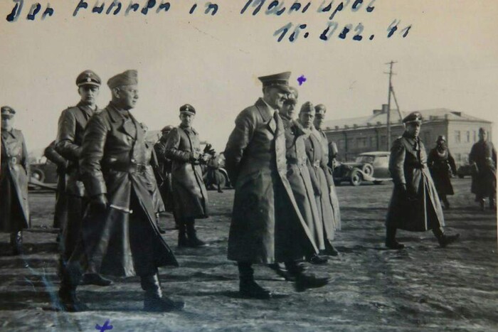 Гитлер тоже приезжал в захваченный Мариуполь