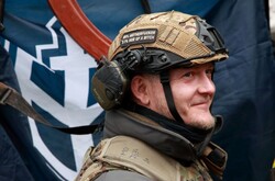 Начальник штабу Російського добровольчого корпусу Олександр з позивним Фортуна – колишній скінхед. Живе в Україні з 2017 року