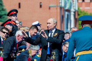 Британська розвідка пояснила, чому Росія скасовує паради на 9 травня