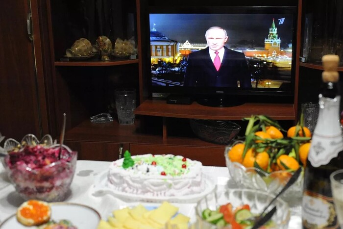 Голодные американцы и россияне, у которых ломятся столы. Что показывает своим зрителям телевидение РФ