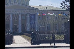 Український прапор у центрі Санкт-Петербурга: що сталося (відео)