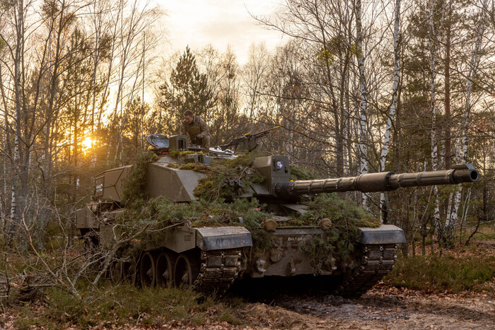 Британия передала Украине эскадрон танков Challenger 2